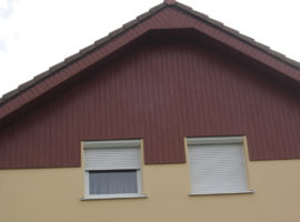 Plastové palubky na domě (Rumburk)