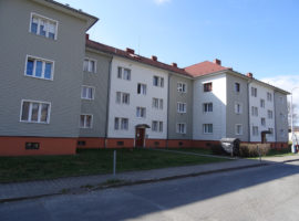 Fasáda bytového domu (Varnsdorf)