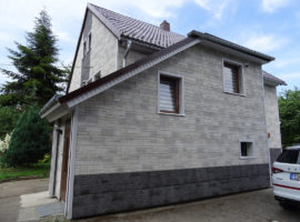 Kombinovaná fasáda domu (Frýdlant)